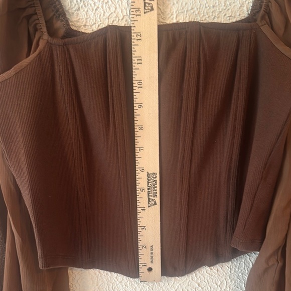 Promesa Brown Ruched Long Sleeve Crop Blouse - Picture 4 of 11